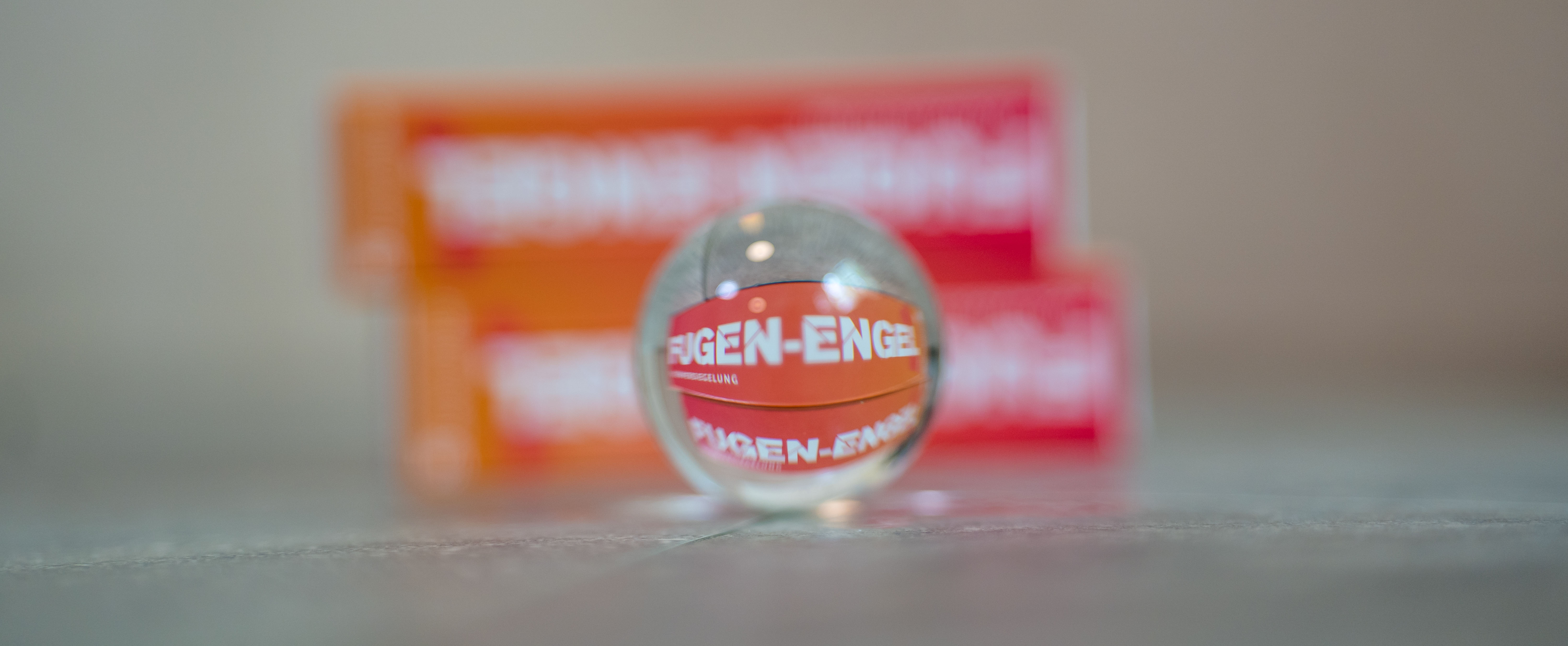 Fugen schützen mit dem Fugen-Engel Fugen schützen mit dem Fugen-Engel