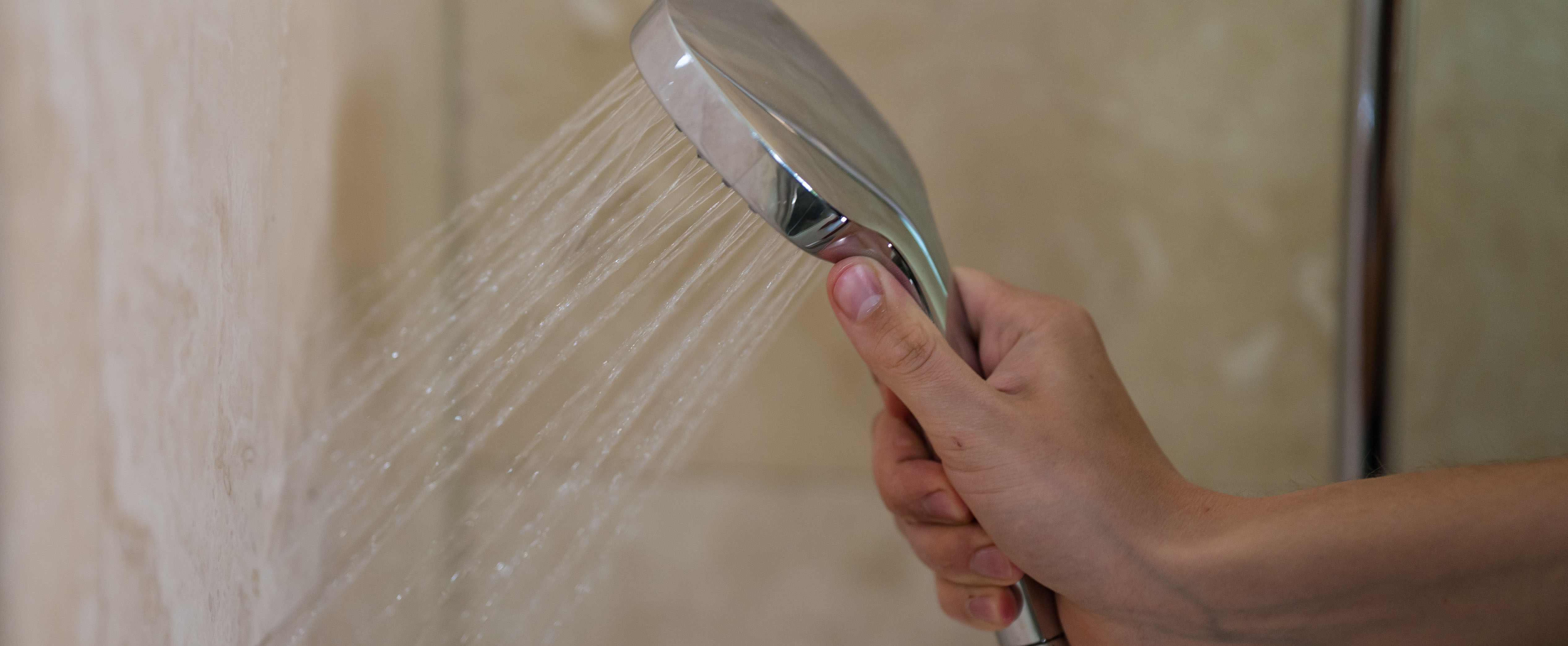 Dusche abdichten mit dem Fugen-Engel Dusche abdichten mit dem Fugen-Engel